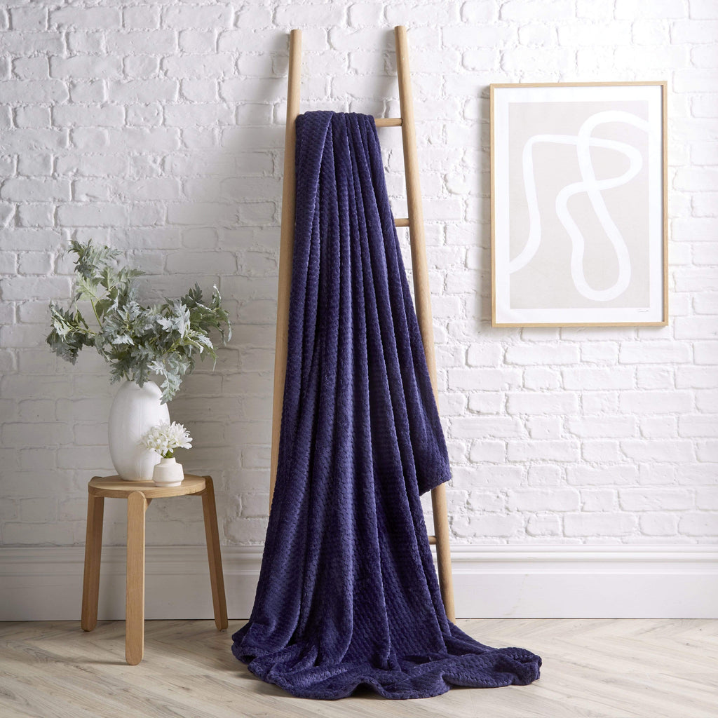 OLIVIA ROCCO Cloud Honeycomb Throw – Oversized Soft Fleece Blanket