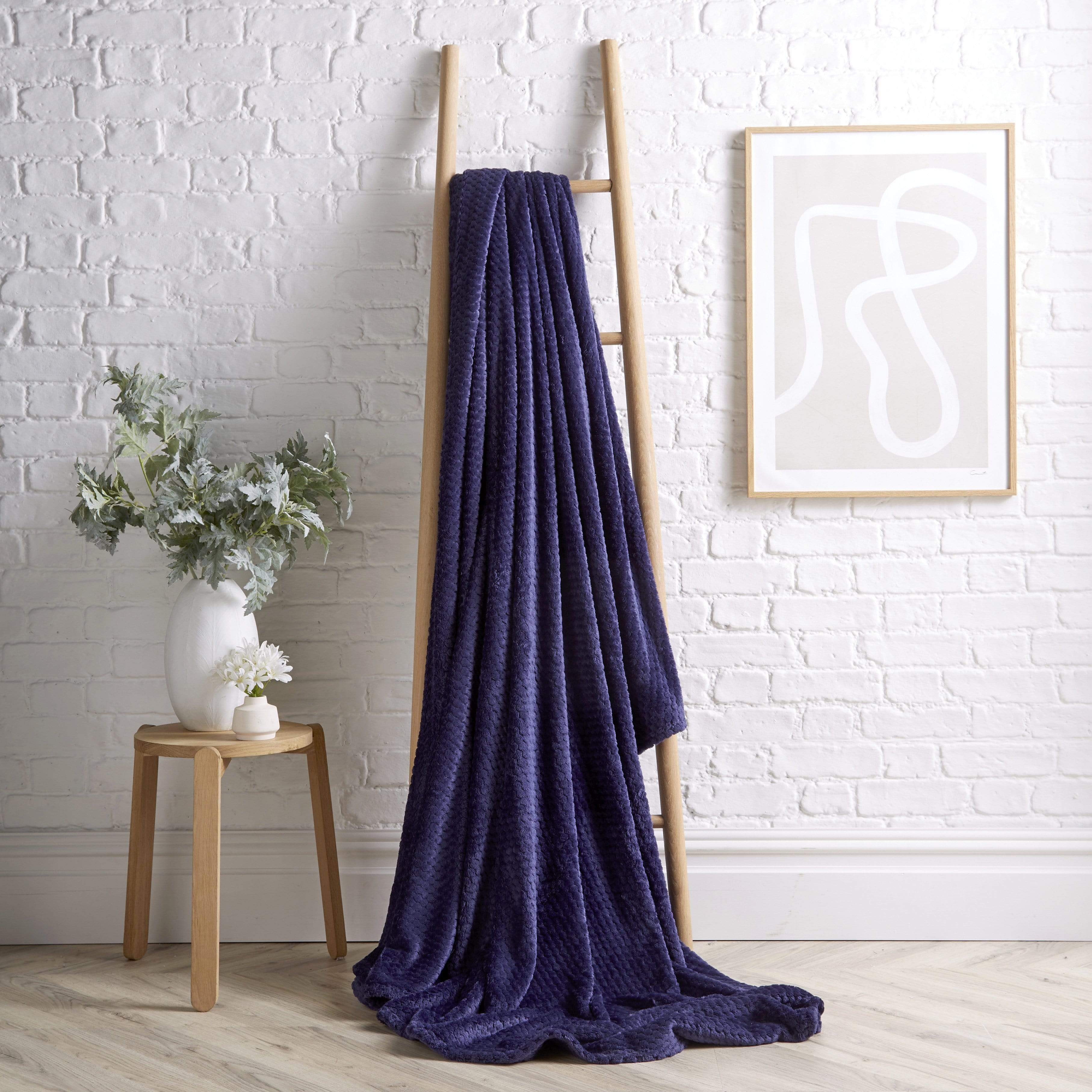 OLIVIA ROCCO Cloud Honeycomb Throw – Oversized Soft Fleece Blanket