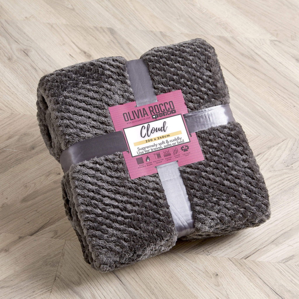 OLIVIA ROCCO Cloud Honeycomb Throw – Oversized Soft Fleece Blanket