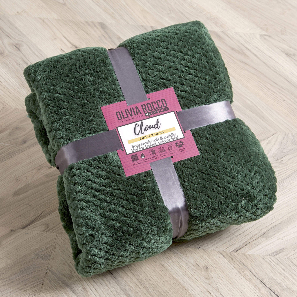 OLIVIA ROCCO Cloud Honeycomb Throw – Oversized Soft Fleece Blanket