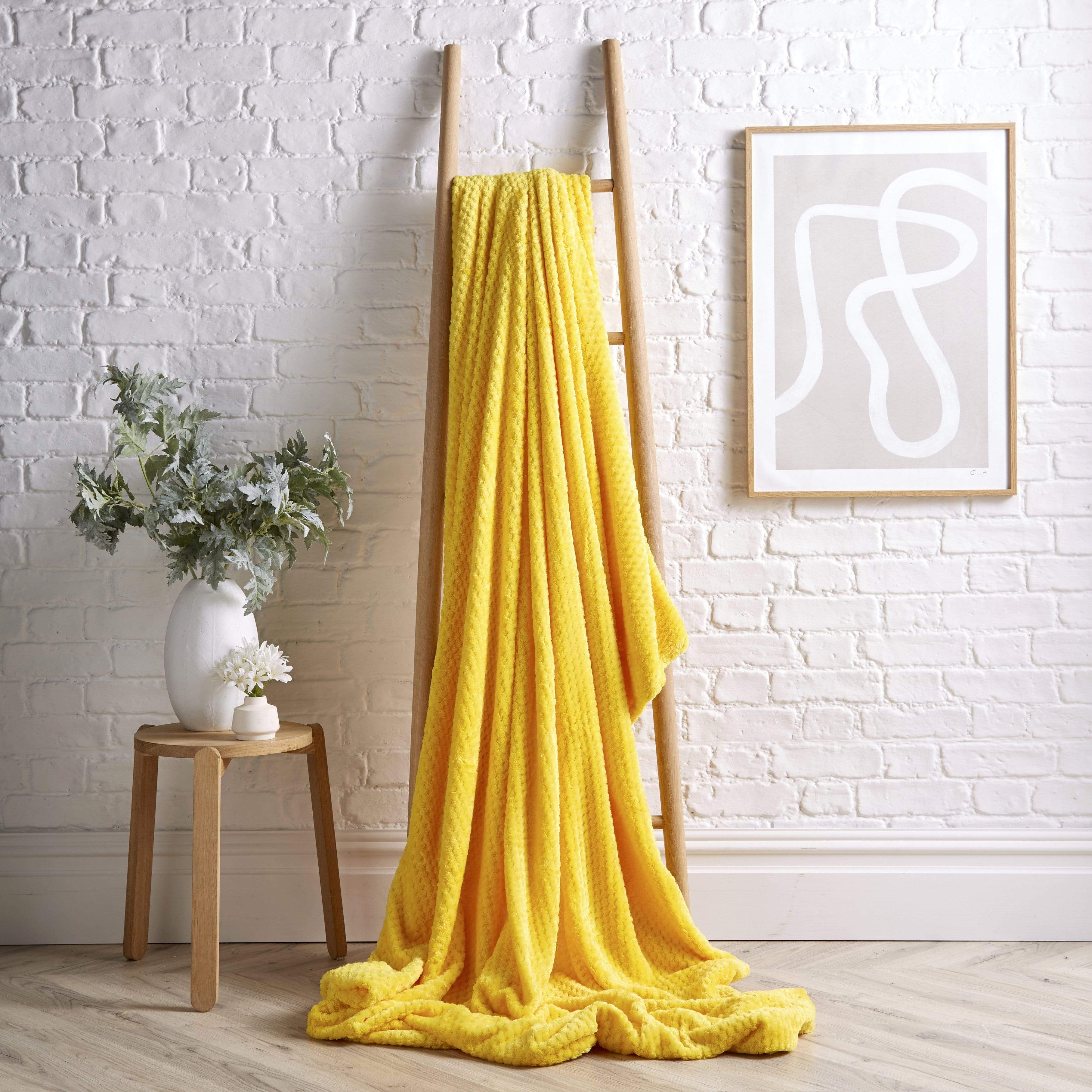 OLIVIA ROCCO Cloud Honeycomb Throw – Oversized Soft Fleece Blanket
