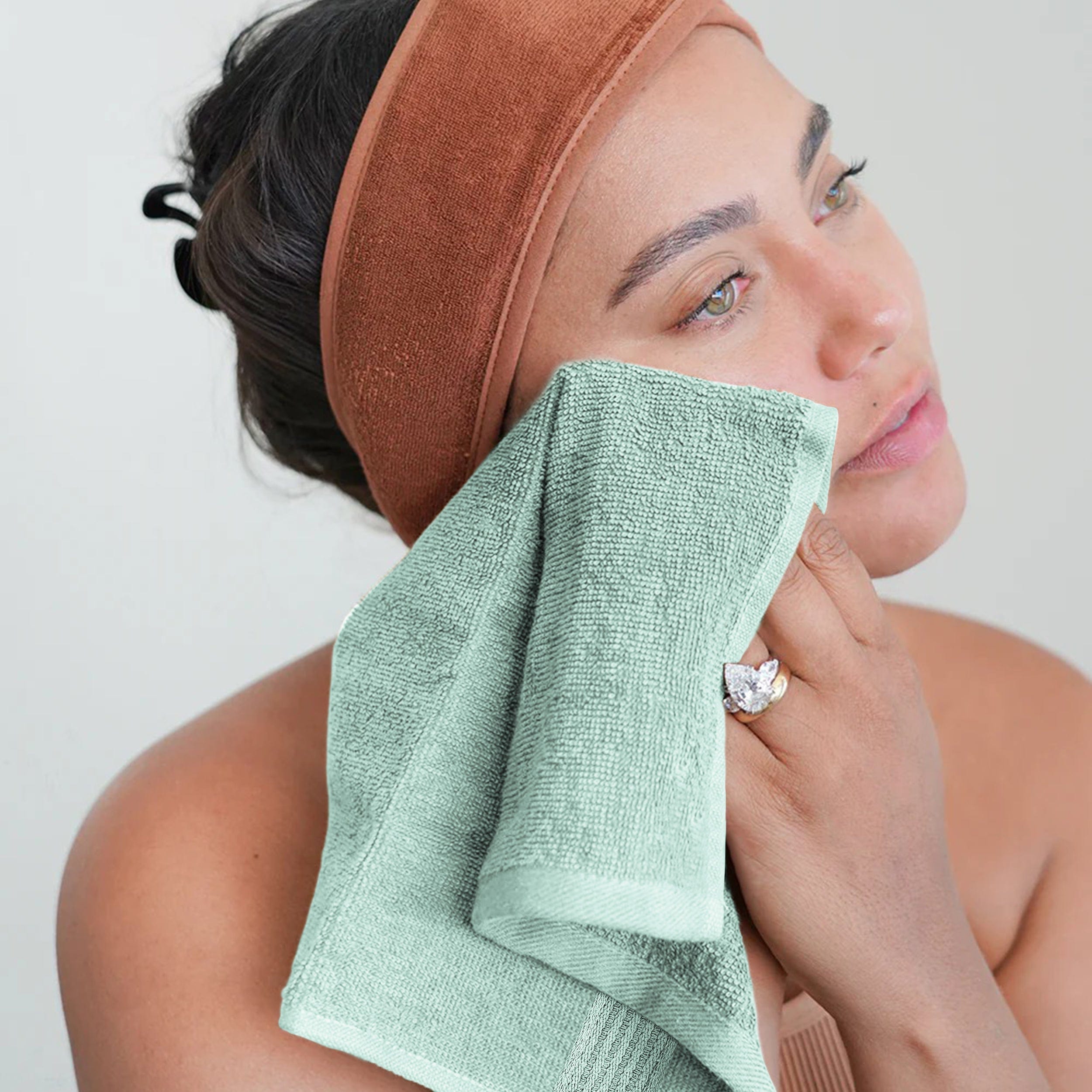 OLIVIA ROCCO Seafoam Cotton Towels – Hotel Quality Soft Absorbent Sets