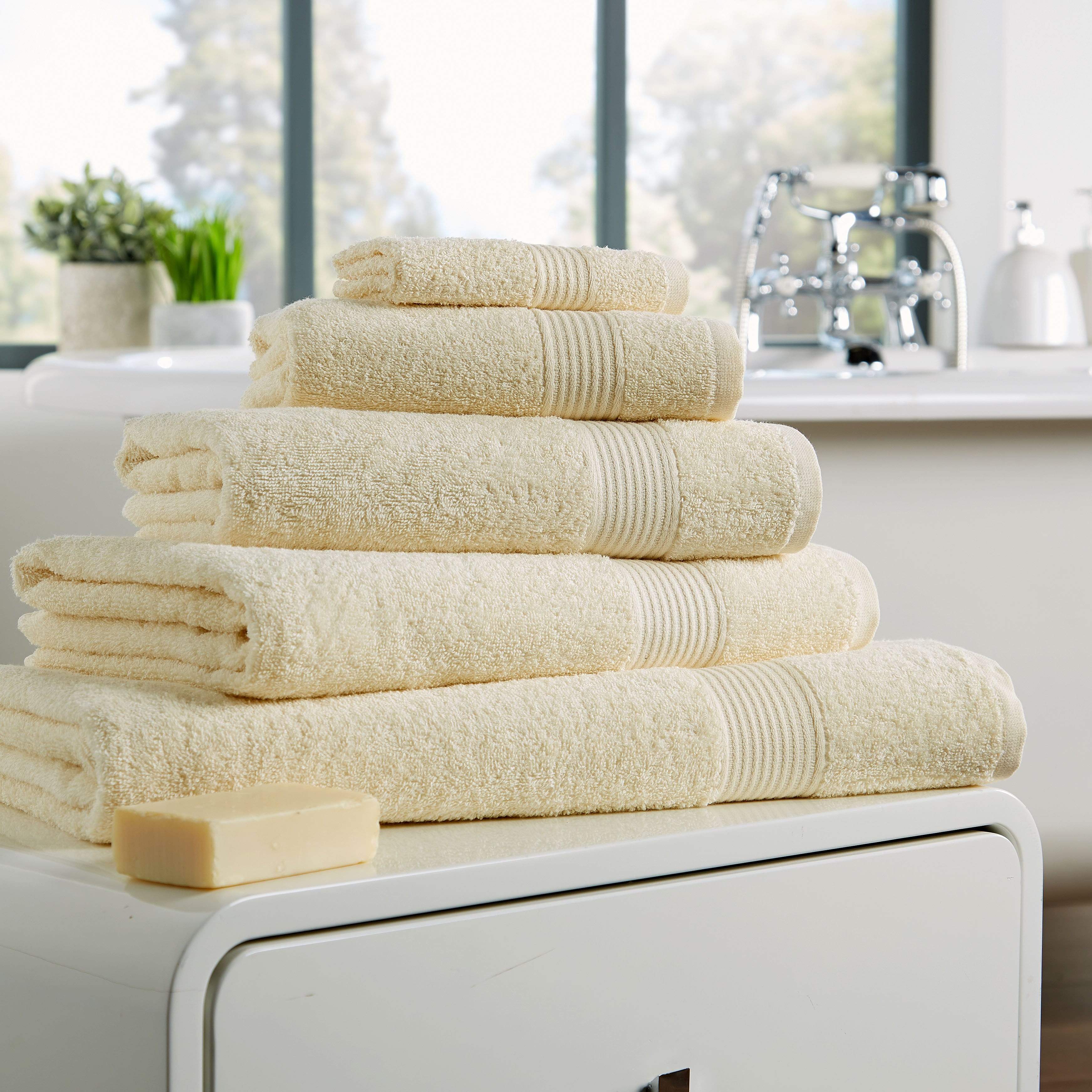 OLIVIA ROCCO Egyptian Cotton Towels | 500GSM Soft Absorbent Bath Towel