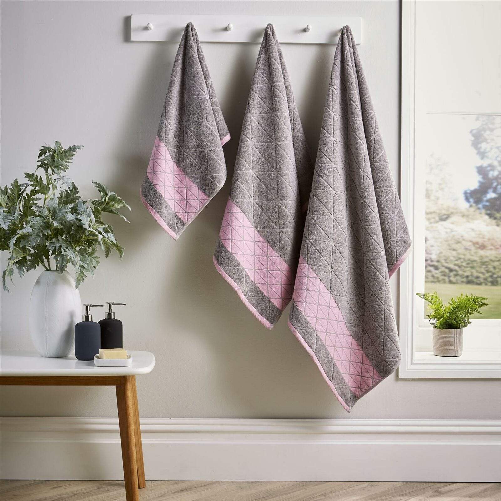 OLIVIA ROCCO Inca Diamond 600GSM Cotton Towels | Soft Absorbent Bath Sheets