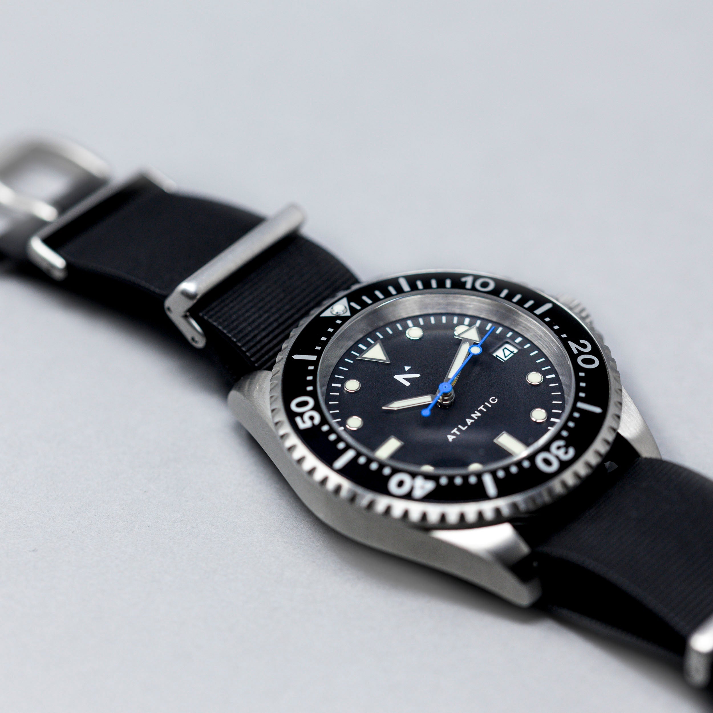 Natural Rubber NATO Watch Strap | Seal Black (20mm)