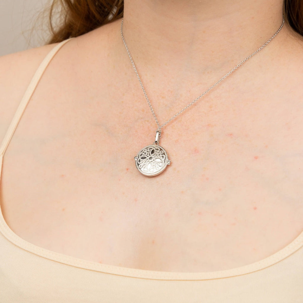 Gecko Jewellery Round Medallion Filigree Locket – Sterling Silver