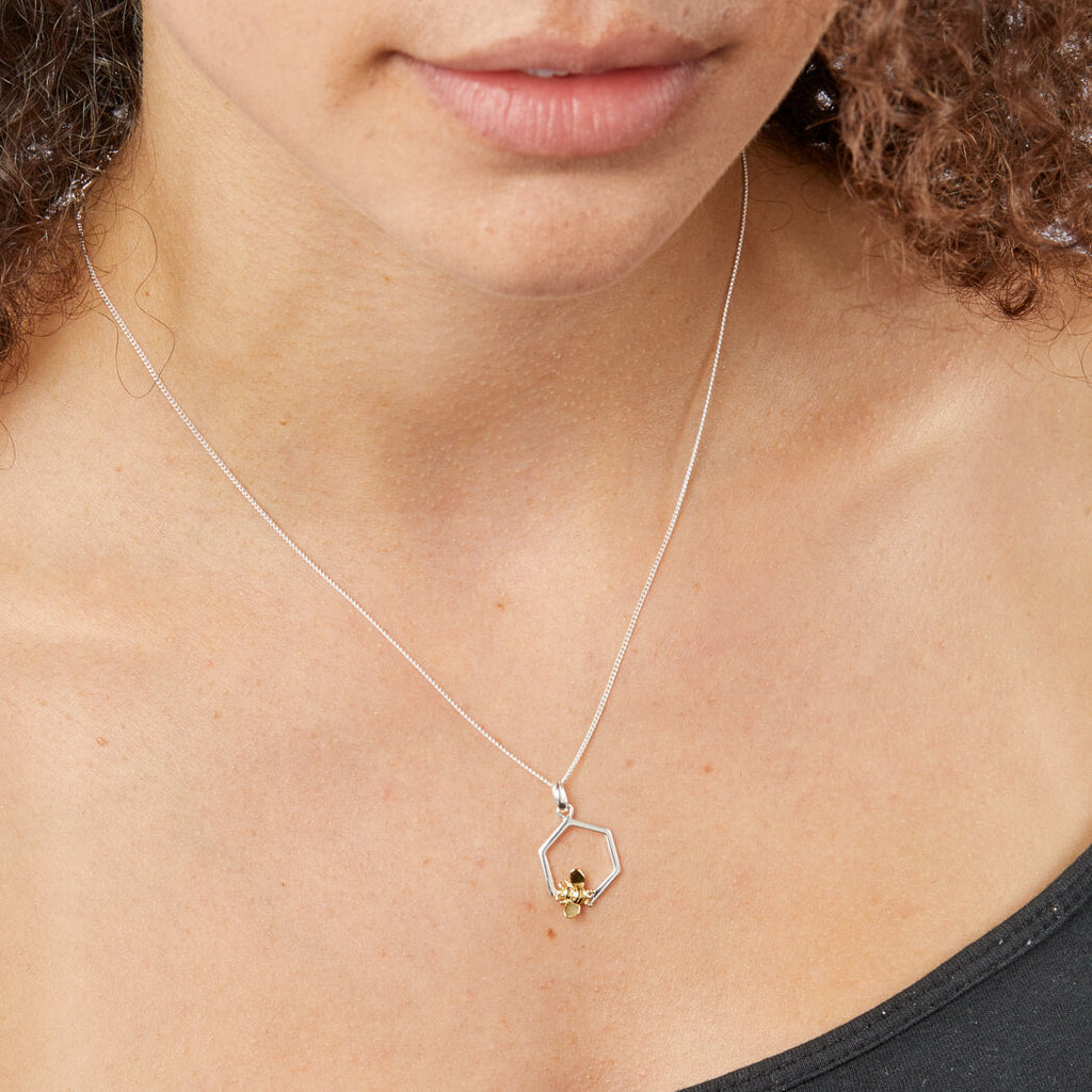 Gecko Jewellery Bee and Honeycomb Pendant – Gold Plated Sterling Silver