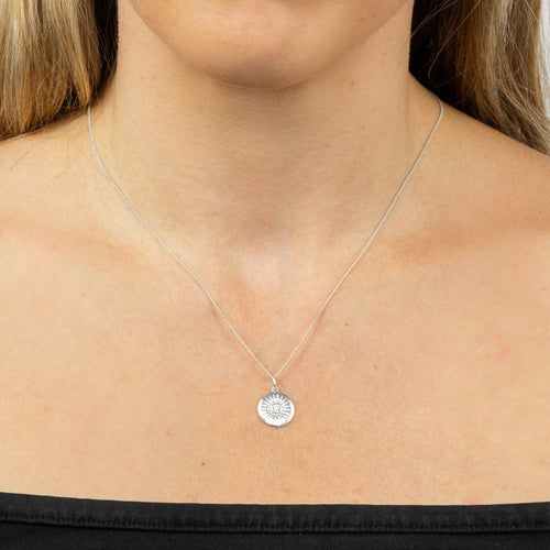 Gecko Jewellery Sterling Silver Diamond Cut Disc Pendant with Stone