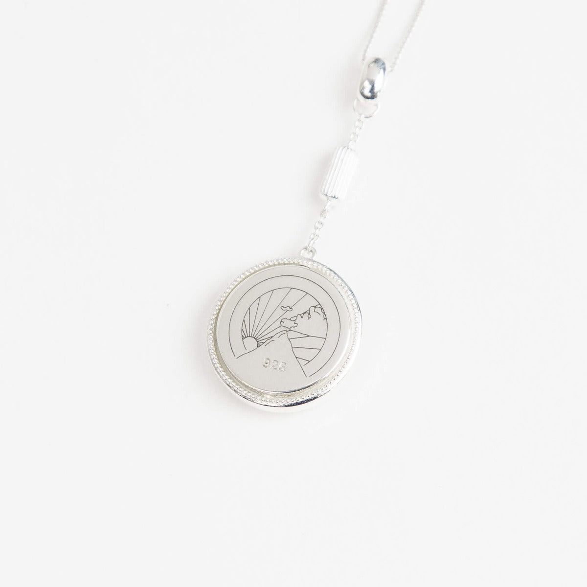 Gecko Jewellery Sterling Silver Spinning Medallion Pendant Necklace