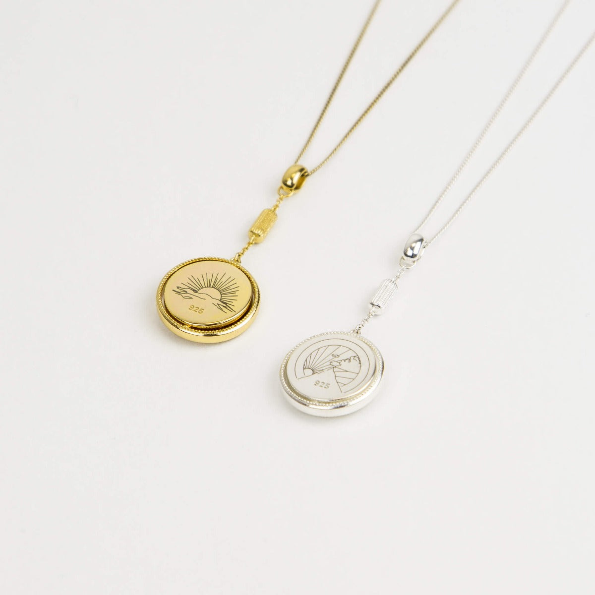 Gecko Jewellery Sterling Silver Spinning Medallion Pendant Necklace
