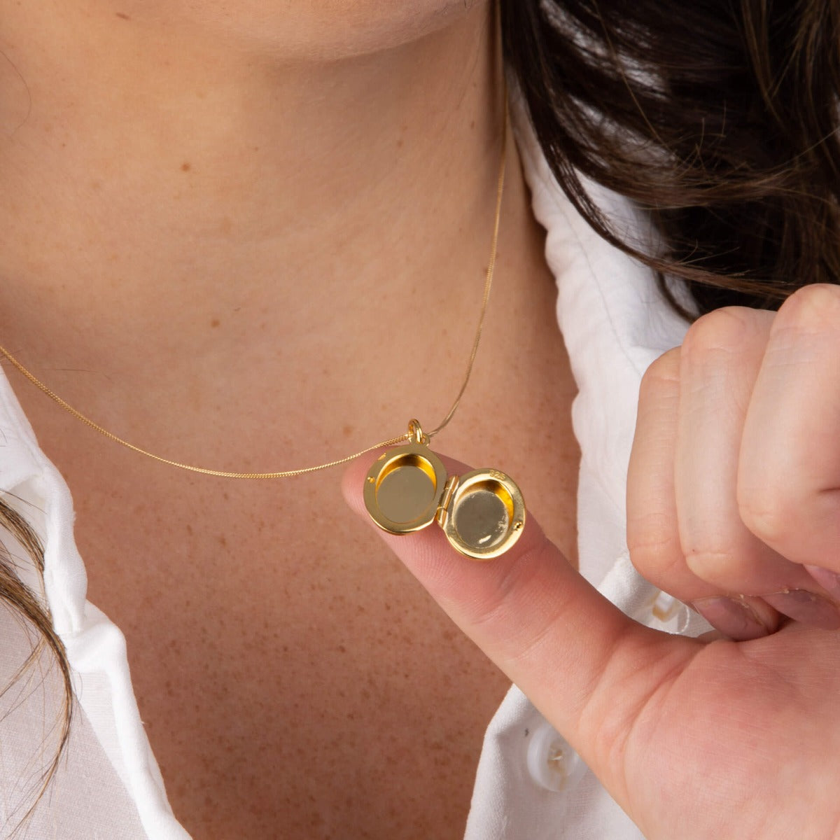 Gecko Jewellery Small Oval Locket Pendant | Engravable Sterling Silver