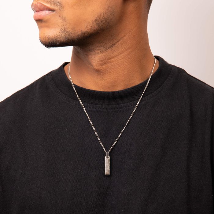 Gecko Jewellery Damascus Steel Narrow Bar Pendant – Elegant Men's Style