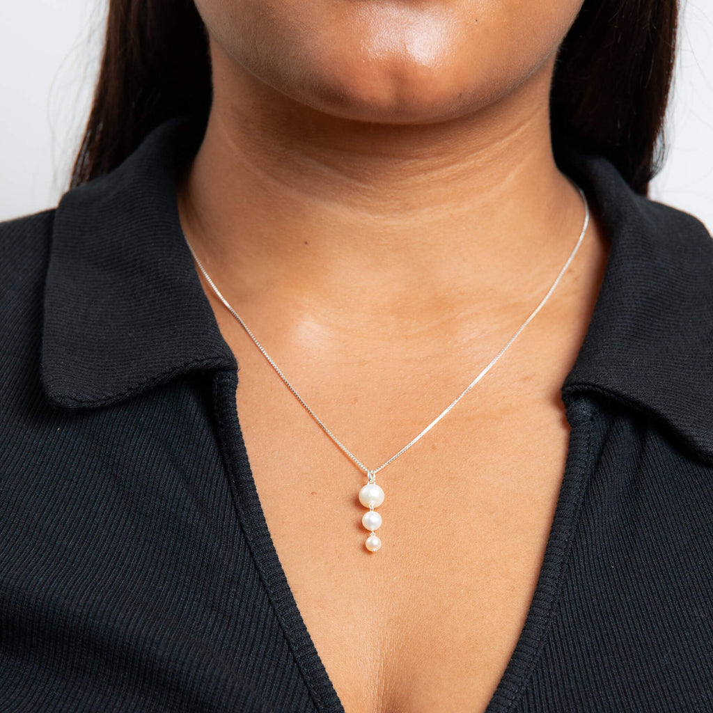 Gecko Jewellery Gradient Freshwater Pearl Pendant in Recycled Silver