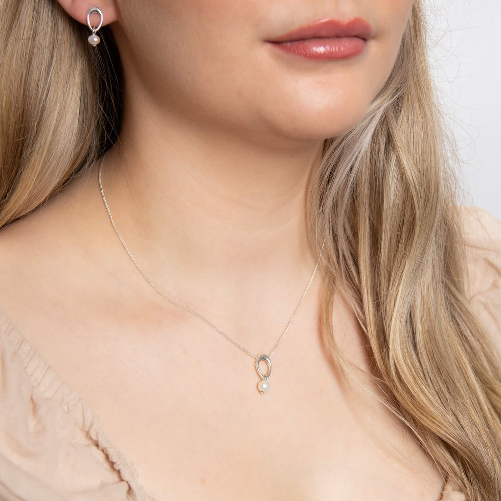 Gecko Jewellery Organic Oval Freshwater Pearl Pendant in Sterling Silver