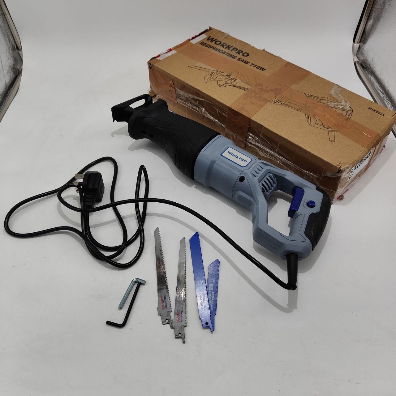 WORKPRO 710W Reciprocating Saw | Variable Speed Corded Sabre Saw