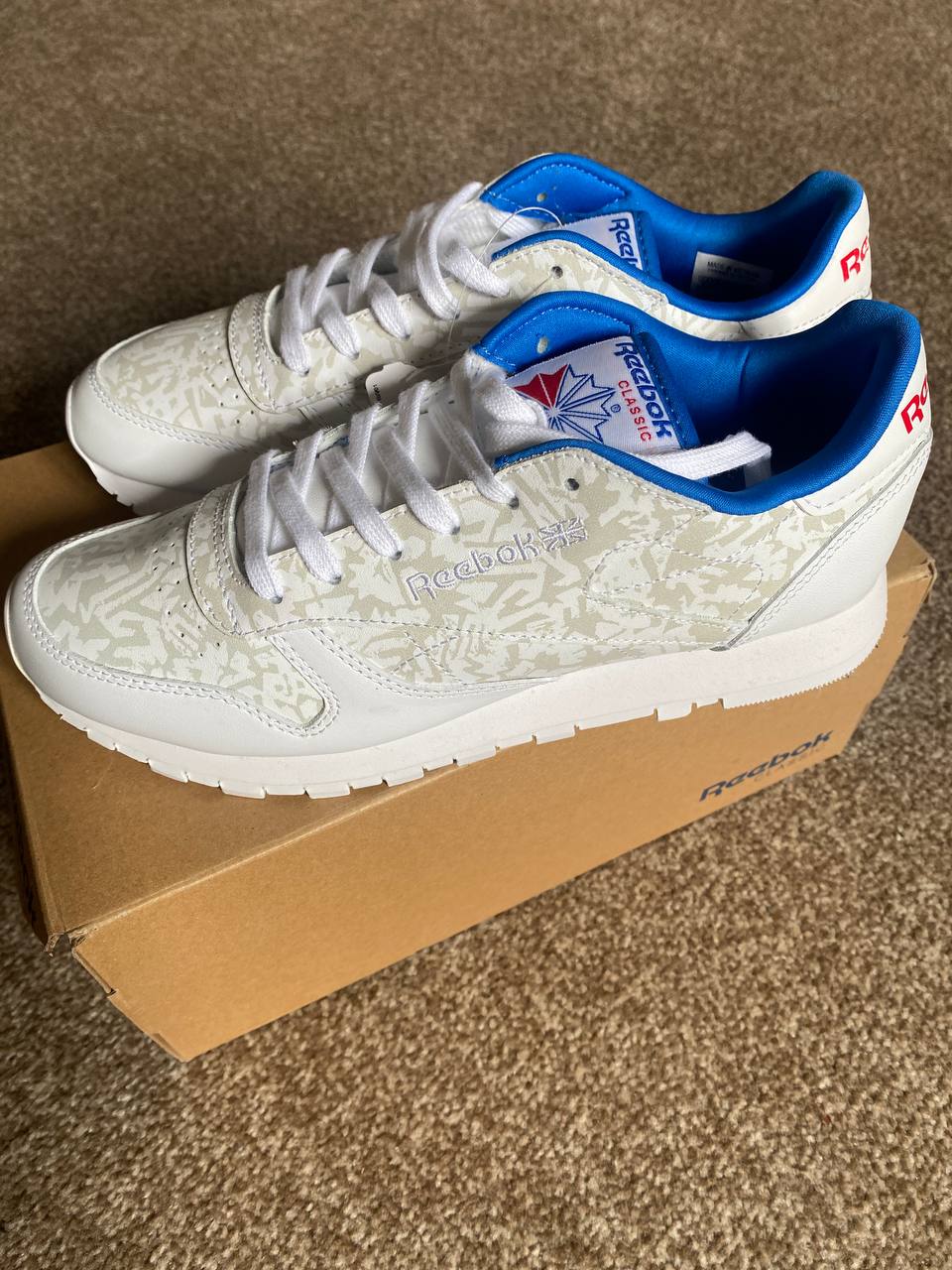 Reebok Classic Leather Status Limited Edition Women's Trainers - White