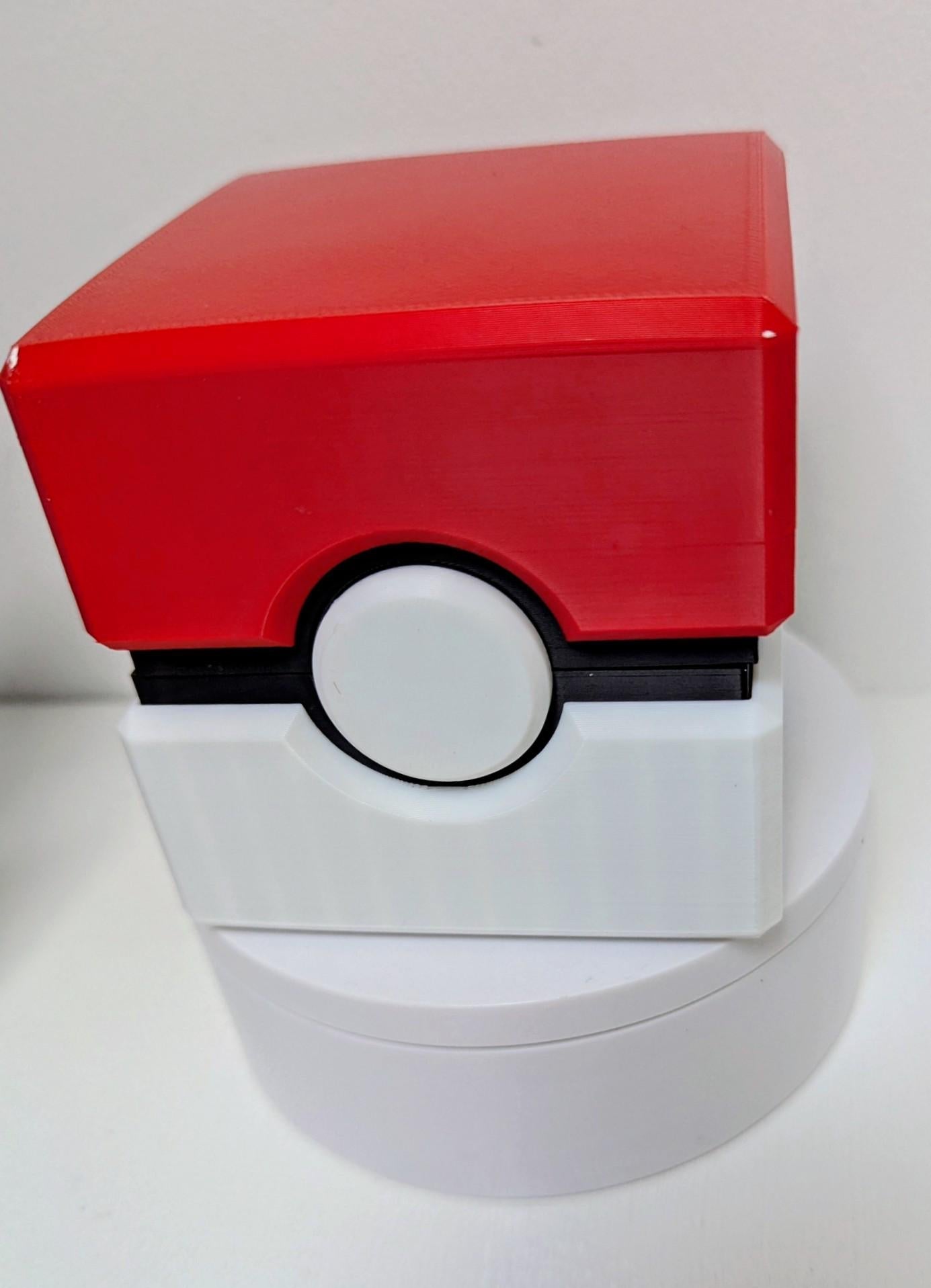 Chaddyverse Pokéball Game Boy Cartridge Holder – 3D Printed 6 Game Case