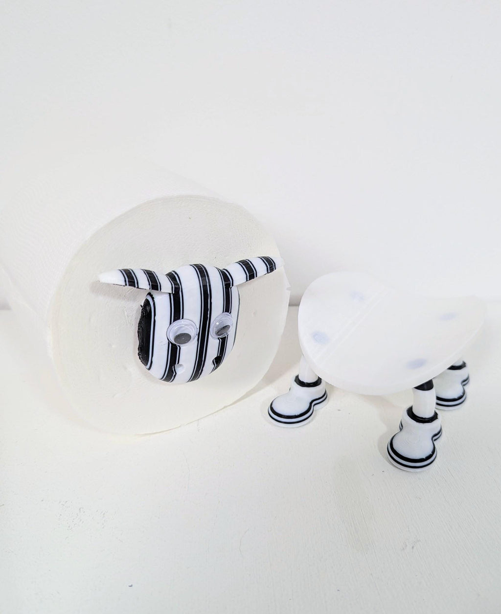 Chaddyverse St Mirren Toilet Roll Holder – 2025/26 Football Fan Gift