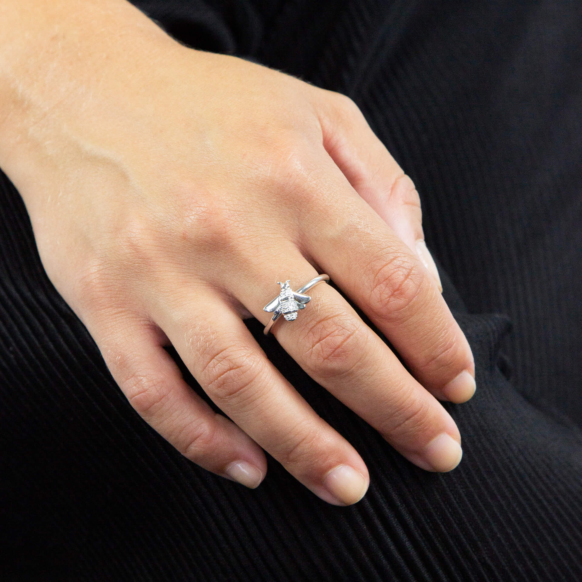 Gecko Jewellery Sterling Silver Bee Ring with Cubic Zirconia Stones