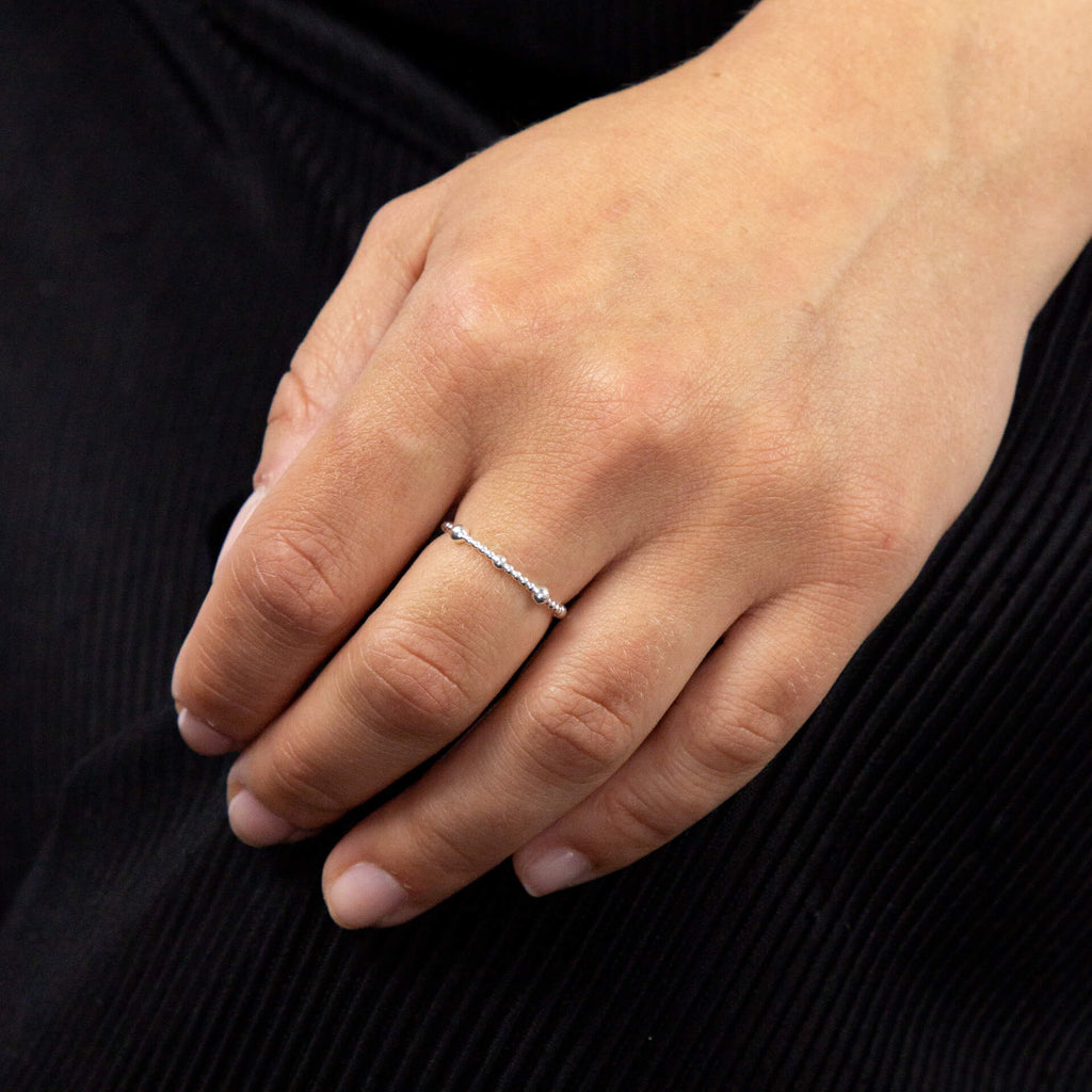 Gecko Jewellery Small Bead Ring | Polished 925 Sterling Silver Band