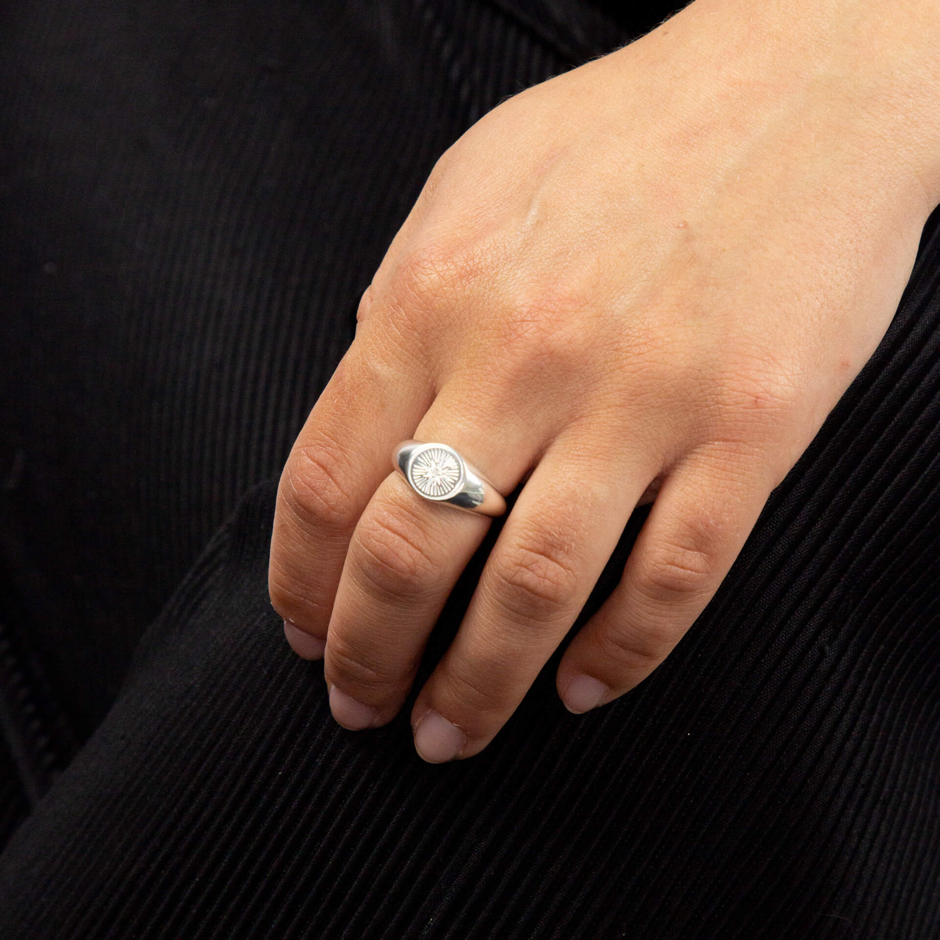 Gecko Jewellery Sterling Silver Diamond Cut Signet Ring with CZ