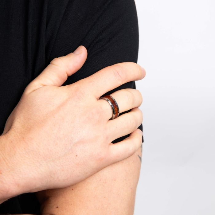 Gecko Jewellery Tungsten Ring with Brown Wood Inlay – Men's Band