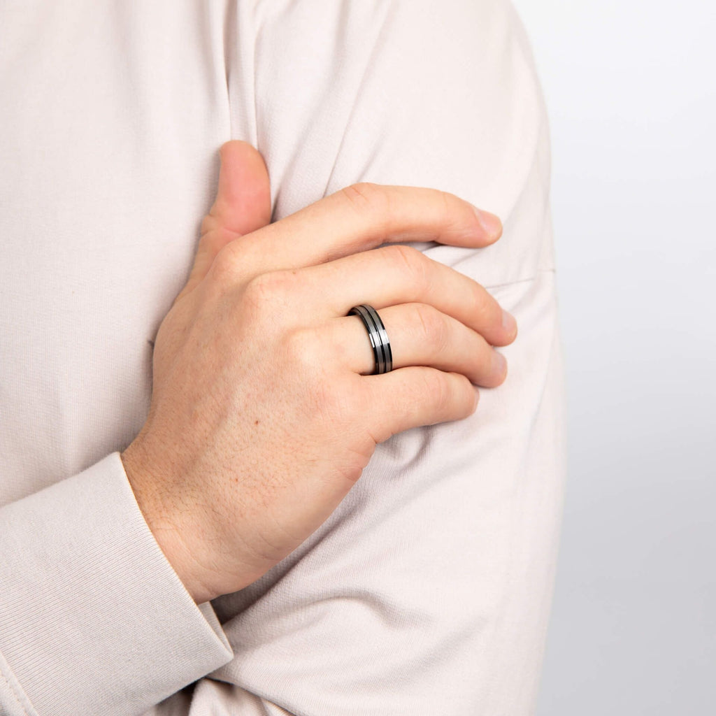 Gecko Jewellery Black Stripe Tungsten Ring – Brushed Matte Finish