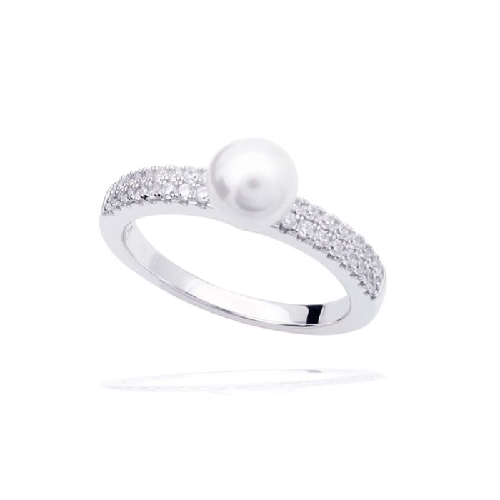 Diamonfire Shell Pearl Ring with Zirconia in Sterling Silver