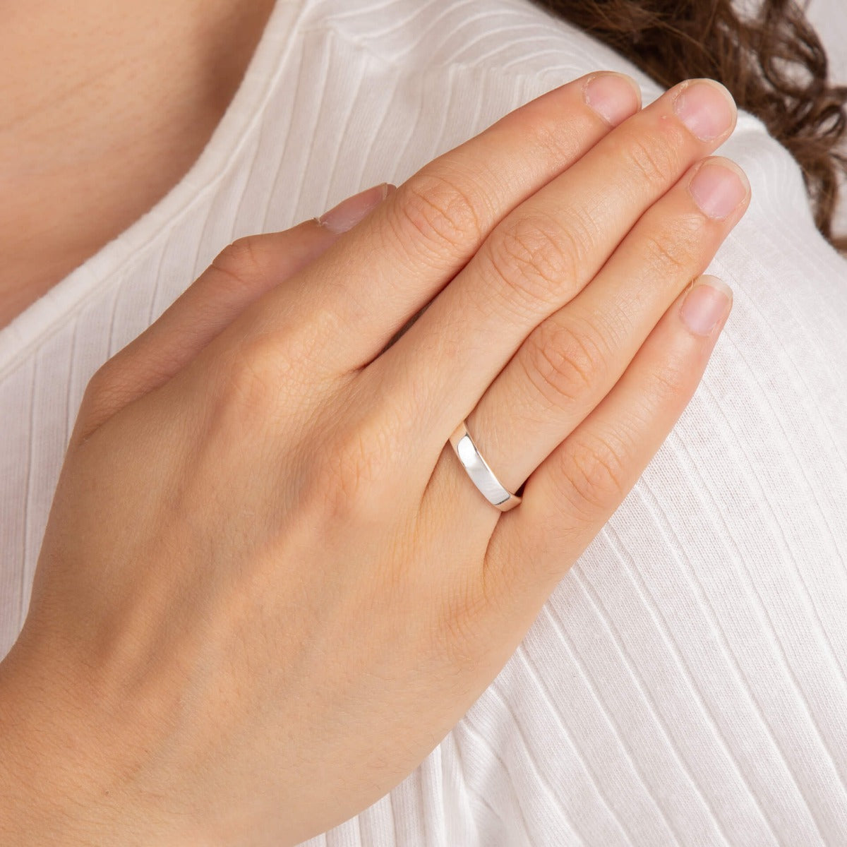 Gecko Jewellery Retail 4mm Plain Band Ring – Solid Silver Finish
