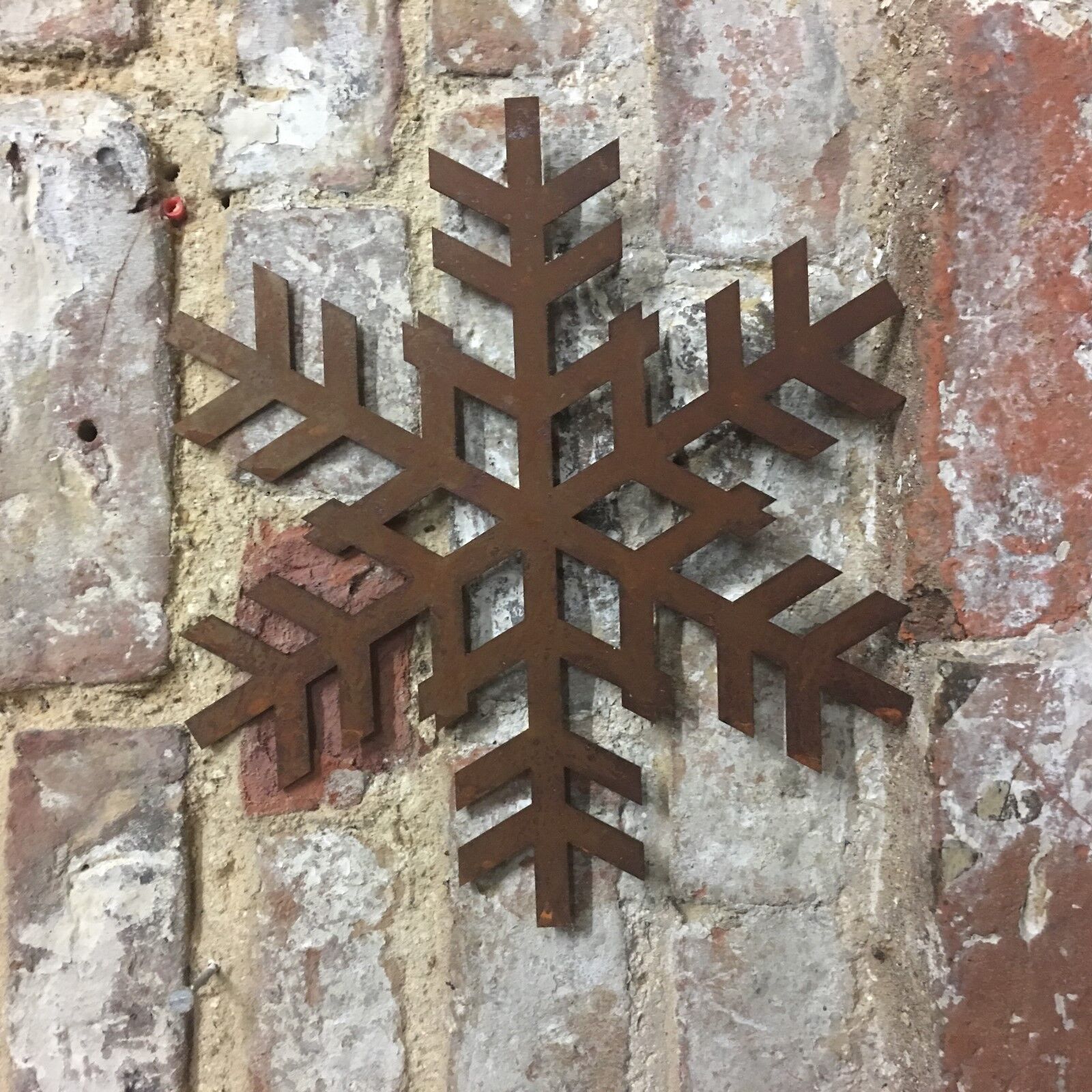 Rustic Warehouse Norfolk | Large Metal Snowflake Garden Wall Art – 30cm