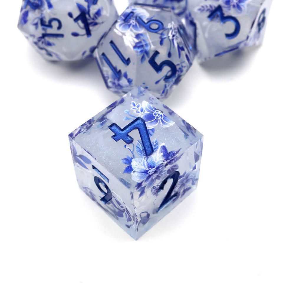 Snowflower | Sharp Edge Dice | Resin | 7 Piece Set