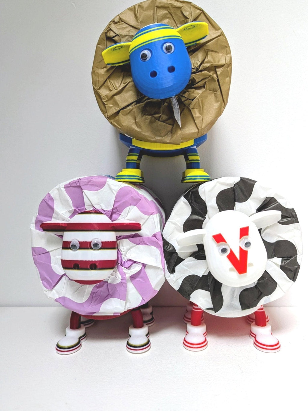 St Helens Super Sheep Toilet Roll Holder – Red V Rugby Fan Gift