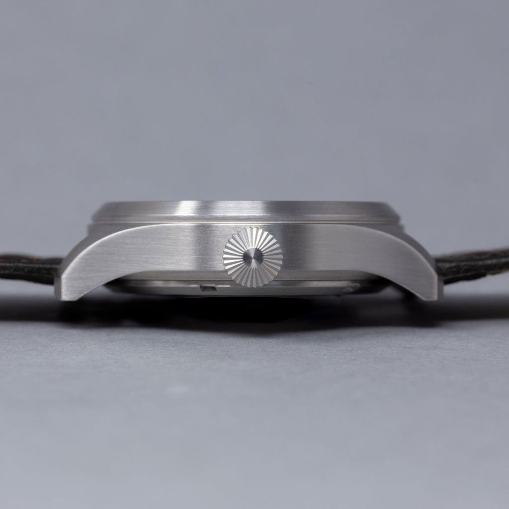 'Turbulence' Cat.1 Aviator's Watch (46mm) | Rook Black