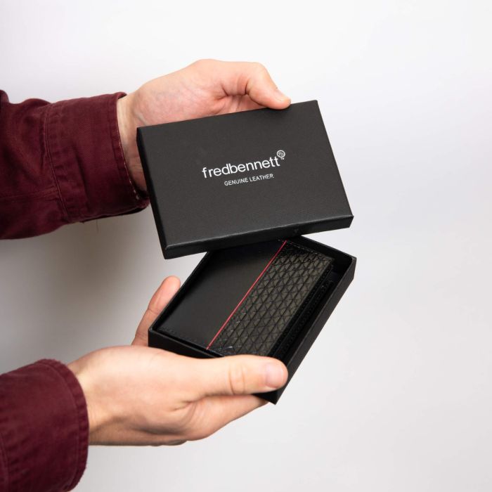 Gecko Jewellery Black Leather Card Holder – Personalised Red Stitching