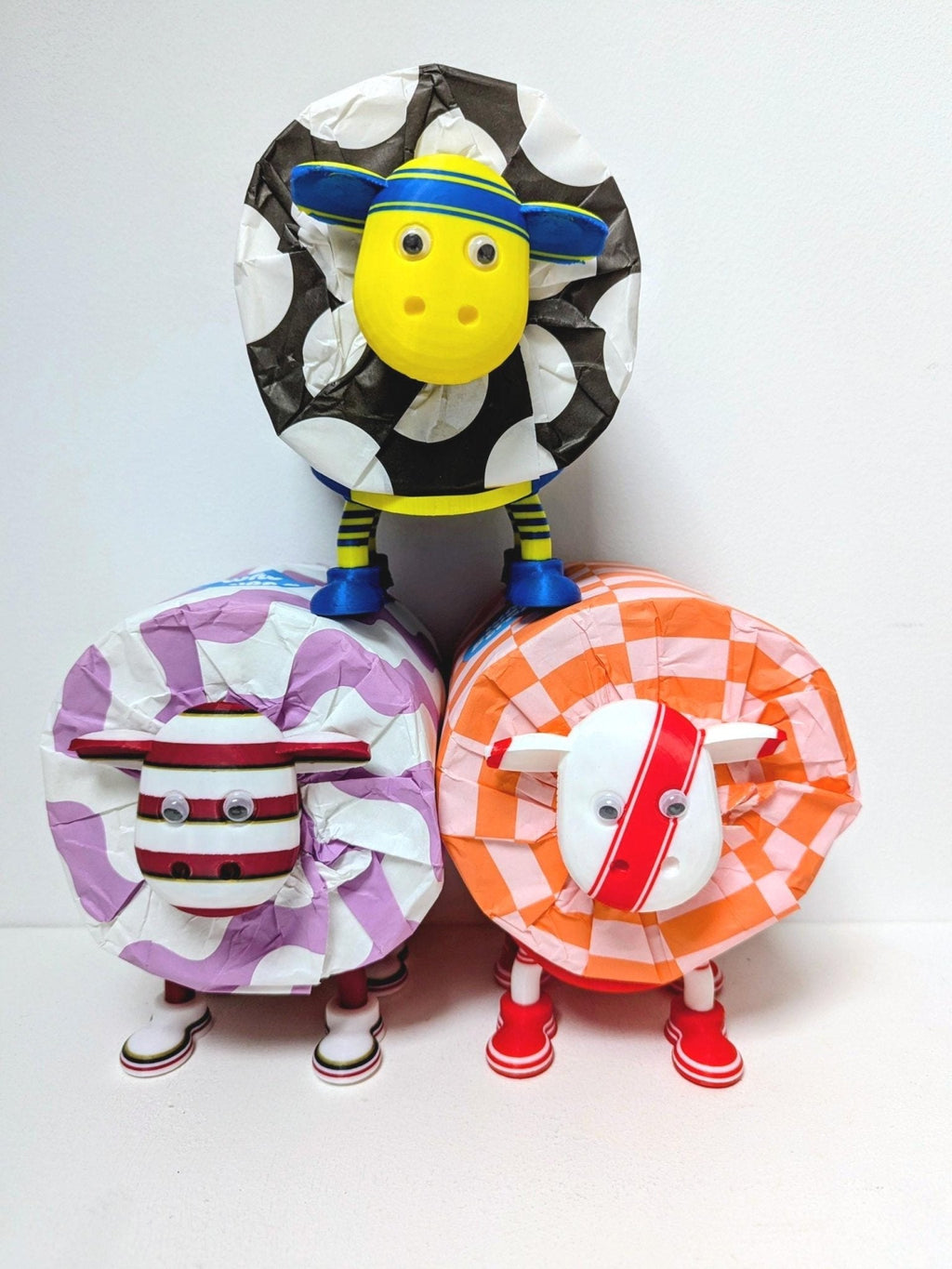 Warrington Wolves Super Sheep Toilet Roll Holder – Primrose & Blue