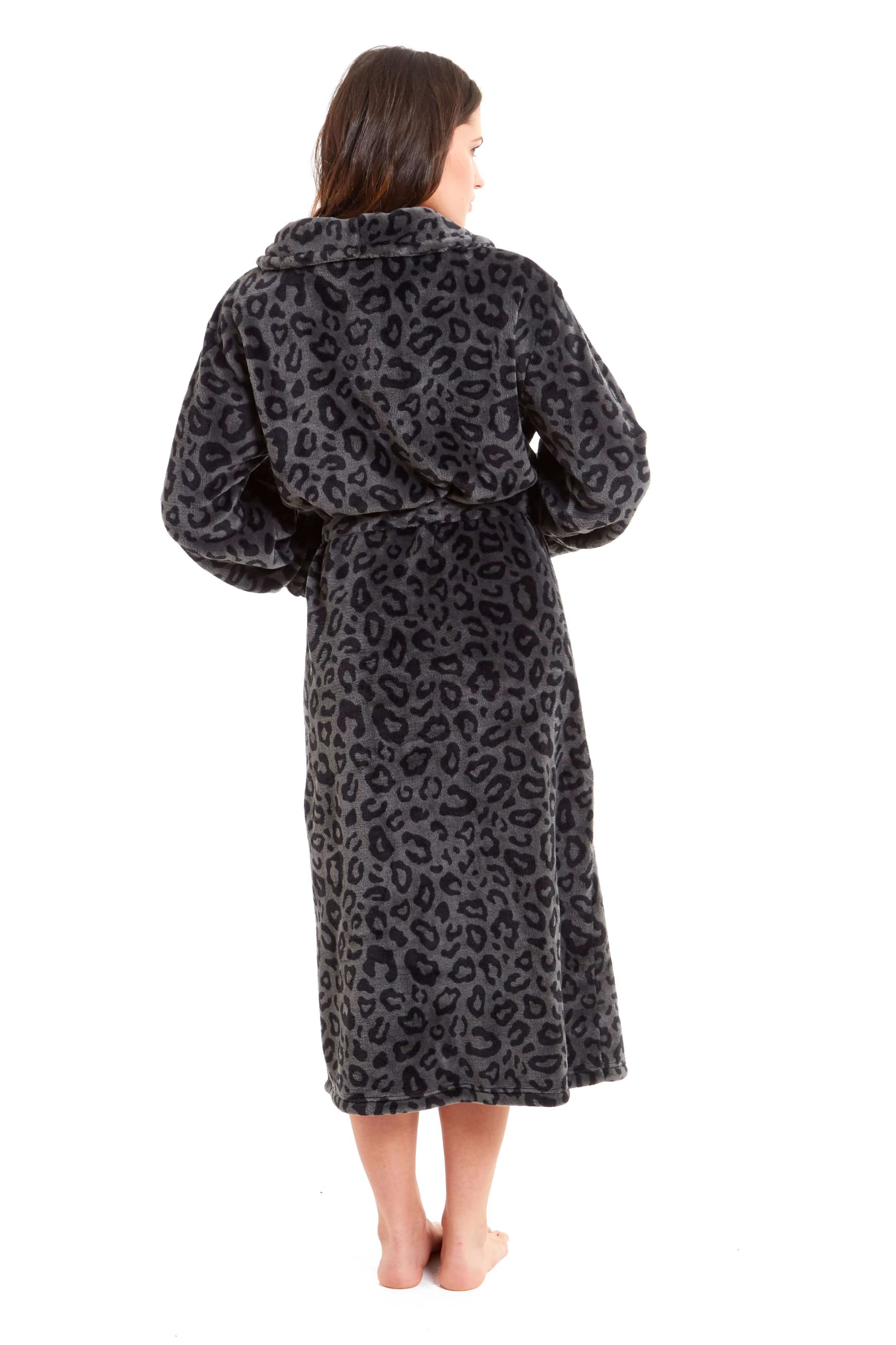 OLIVIA ROCCO Women's Plush Fleece Dressing Gown – Black Leopard Print Robe