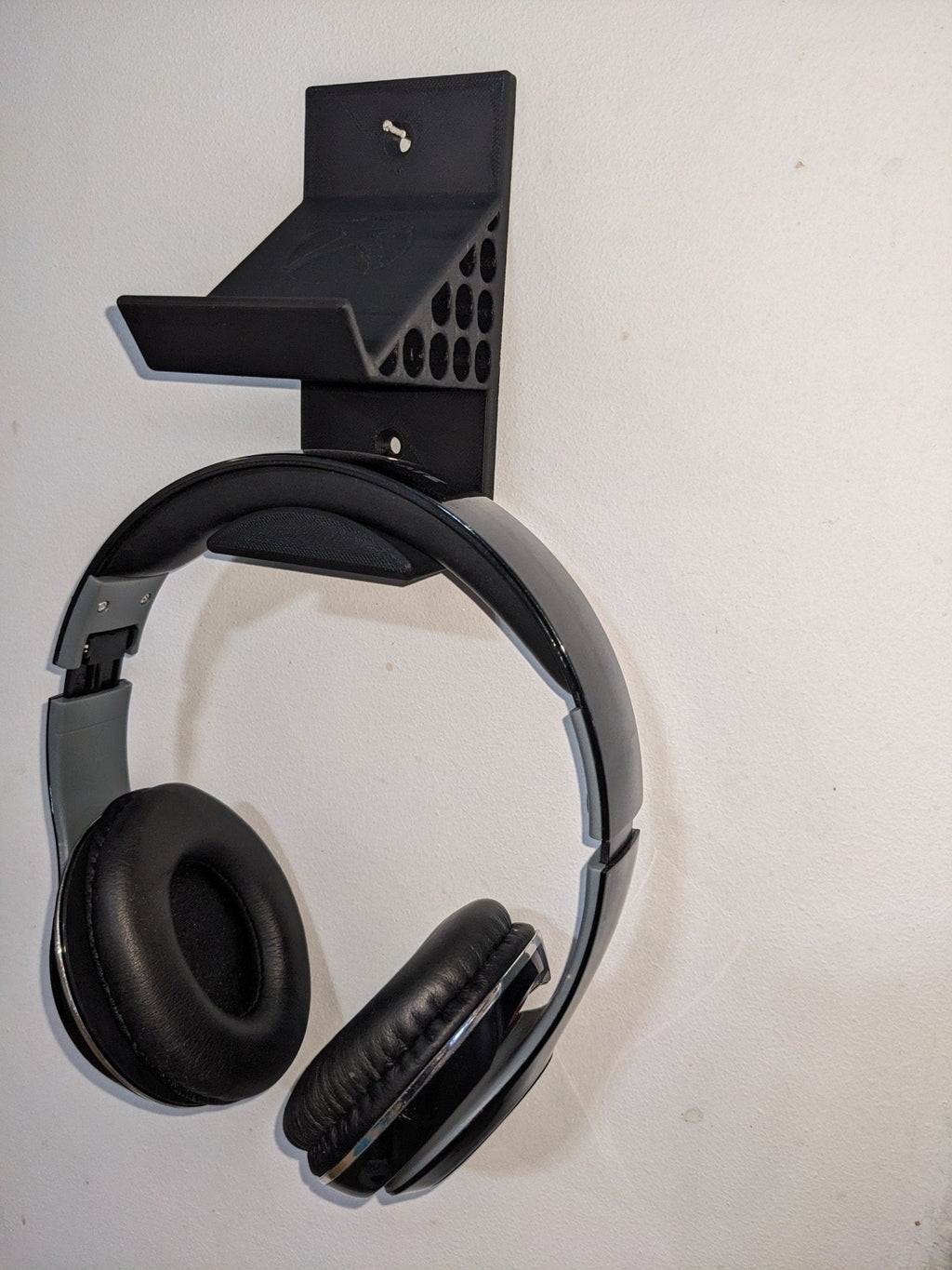 Chaddyverse Xbox Controller & Headphone Wall Mount - 3D Printed Stand