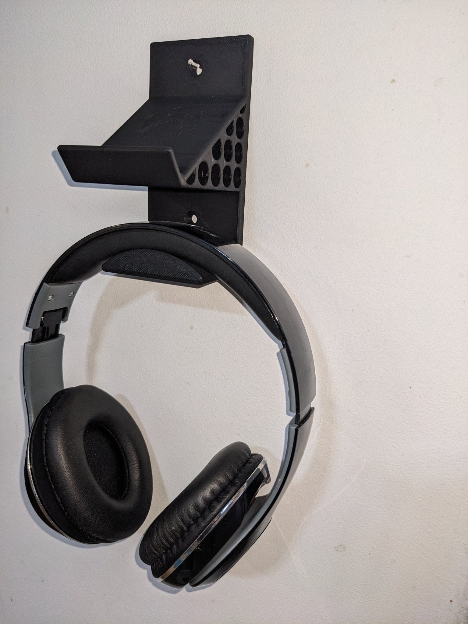 Chaddyverse Xbox Controller & Headphone Wall Mount - 3D Printed Stand