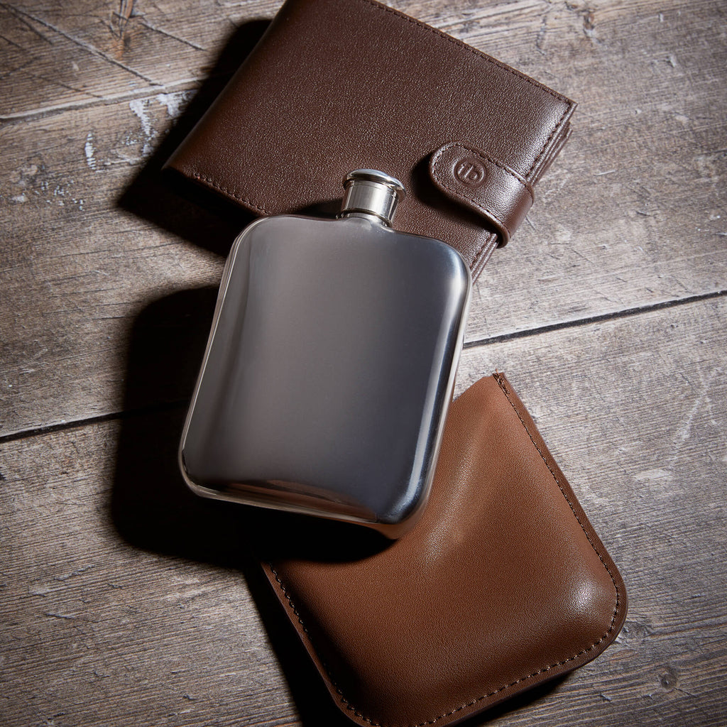 Gecko Jewellery | Engravable Stainless Steel Hip Flask with Leather Sleeve