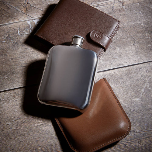 Gecko Jewellery | Engravable Stainless Steel Hip Flask with Leather Sleeve
